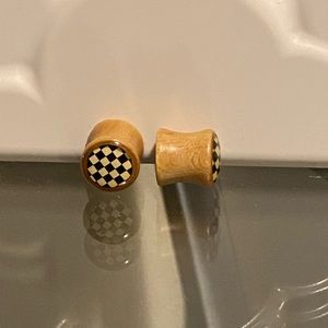 Wooden plugs